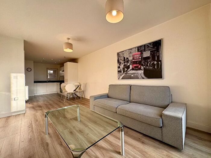 1 Bedroom Flat To Rent In Maxwell Road, Romford, Romford, RM7