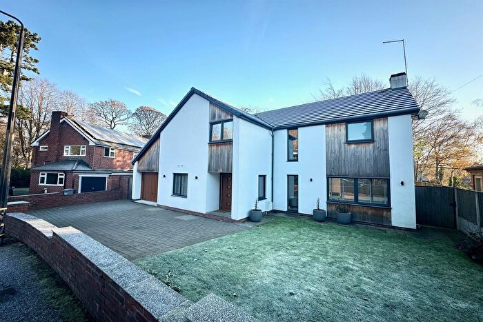 4 Bedroom Detached House To Rent In Garner Close, Bowdon, Altrincham, WA14