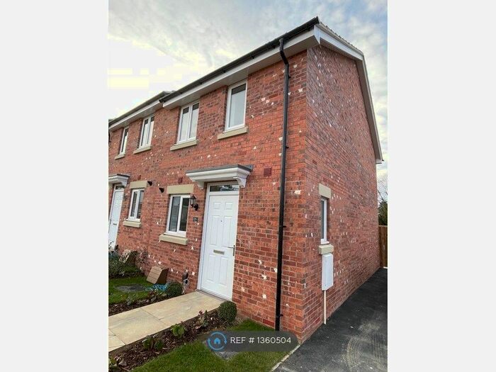 2 Bedroom End Of Terrace House To Rent In Swallow Drive, Raunds, Wellingborough, NN9