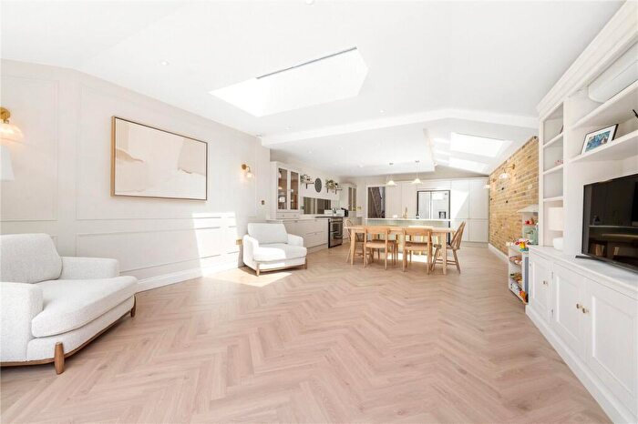 5 Bedroom Semi-Detached House For Sale In Melbourne Grove, East Dulwich, London, SE22