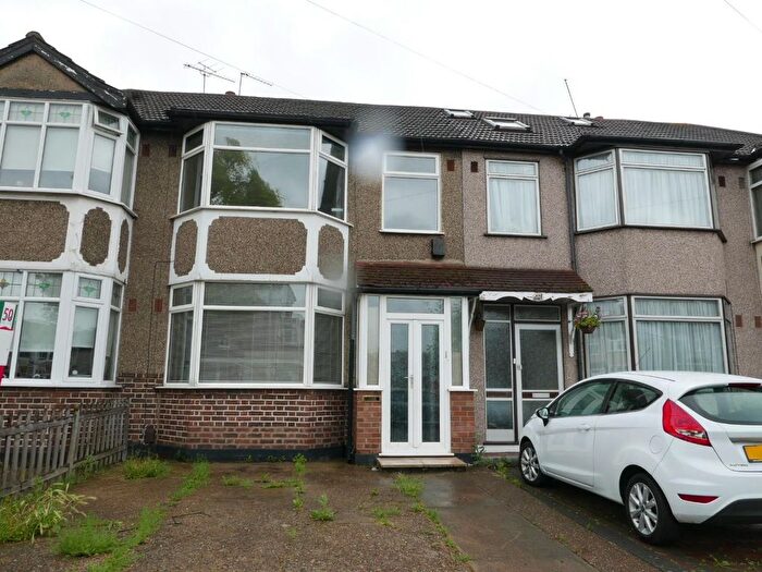 3 Bedroom Property To Rent In Amery Gardens, Romford, RM2