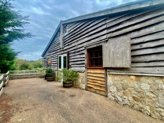 2 Bedroom Barn Conversion To Rent In Beckington, BA11