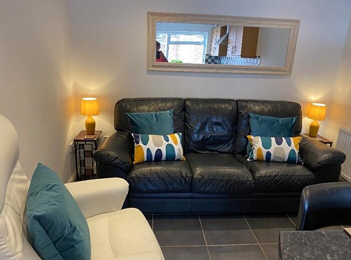 4 Bedroom Terraced House To Rent In Hill Street, CV32