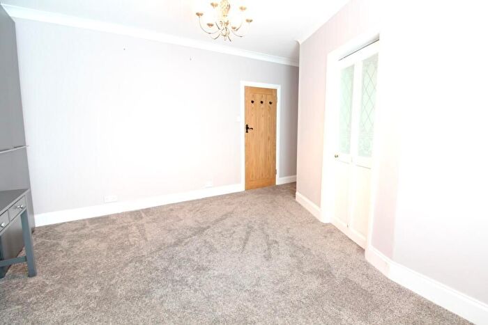 5 Bedroom Detached House To Rent In Princes Road, Romford, RM1