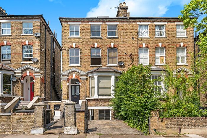 2 Bedroom Flat To Rent In Hartham Road, Hillmarton Conservation Area, N7