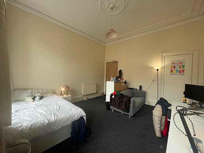 4 Bedroom Apartment To Rent In Kersland Street, Hillhead, G12