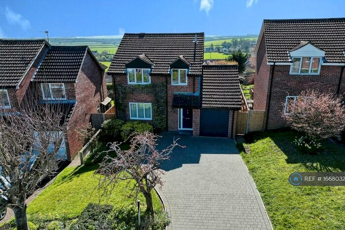 4 Bedroom Detached House To Rent In The Dormers, Highworth, Swindon, SN6