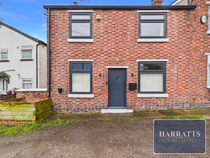 3 Bedroom End Of Terrace House For Sale In Garden Street, Stockport, SK2