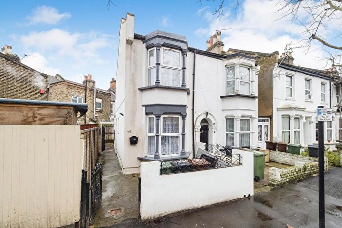 2 Bedroom End Of Terrace House For Sale In Buckland Road, London, E10