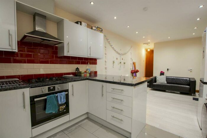 6 Bedroom House To Rent In Tiverton Road, Birmingham, B29