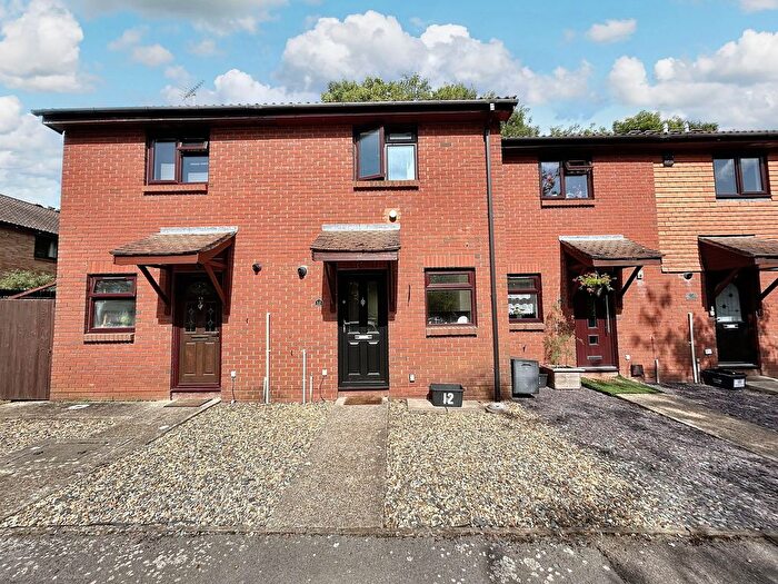 2 Bedroom Terraced House For Sale In Cygnus Gardens, Dibden, SO45