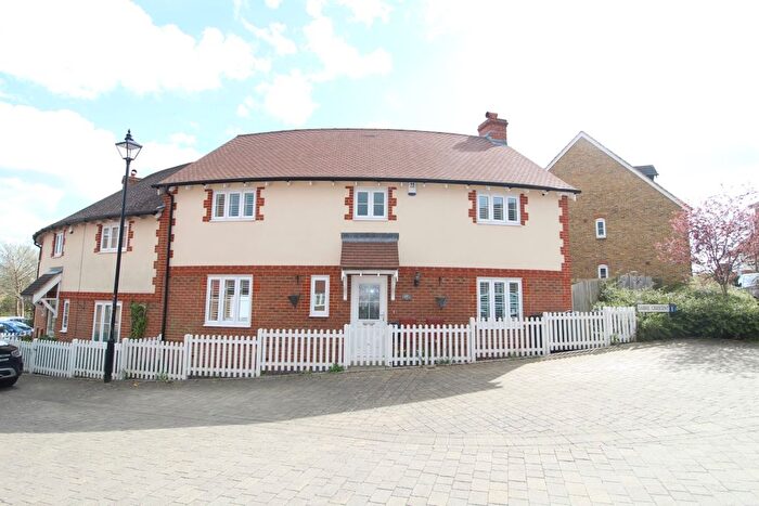 3 Bedroom Semi-Detached House To Rent In Sabre Crescent, Ashford, Kent, TN23