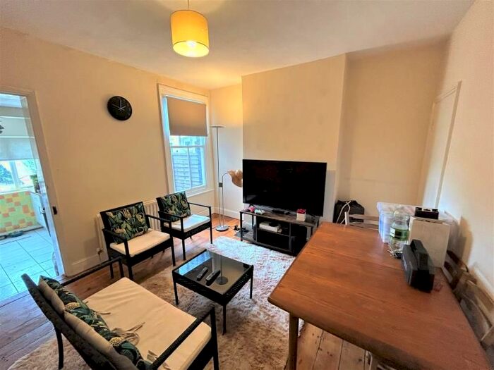 3 Bedroom Property To Rent In Walnut Tree Close, Guildford, GU1