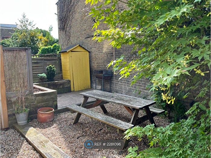 2 Bedroom Flat To Rent In Brading Road, London, SW2