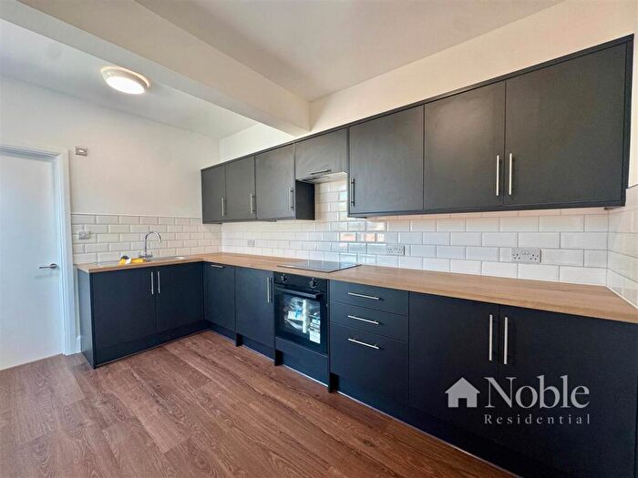 3 Bedroom Apartment To Rent In Hornchurch Road, Hornchurch, RM11