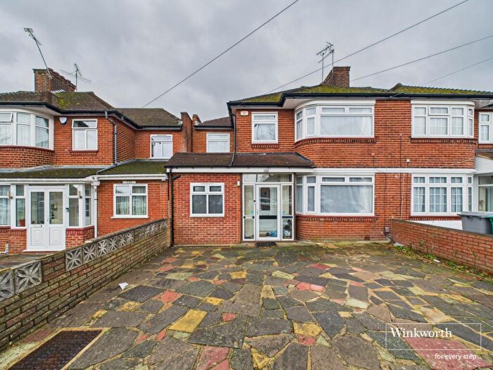 4 Bedroom Terraced House To Rent In Beverley Drive, Edgware, HA8