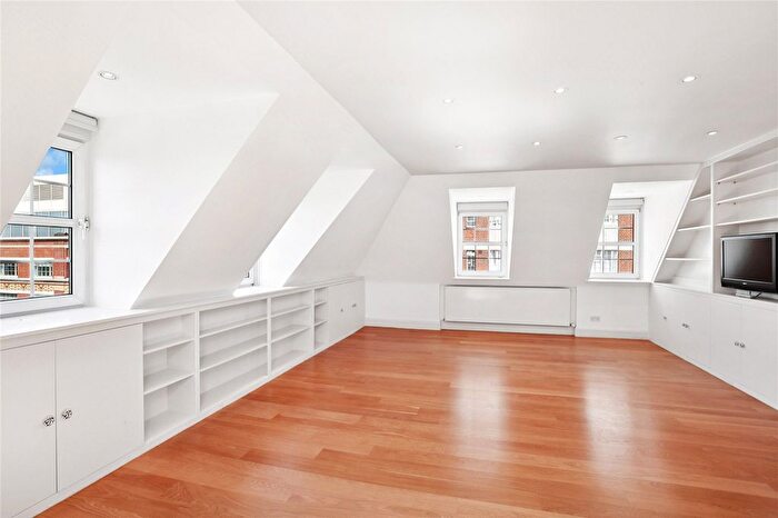 3 Bedroom Flat To Rent In Elystan Street, London, SW3