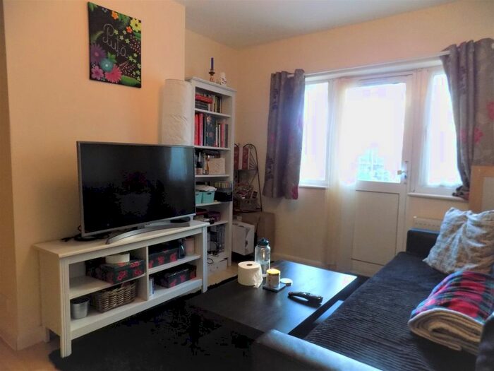 1 Bedroom Maisonette To Rent In Canterbury Road, North Harrow, Harrow, HA1