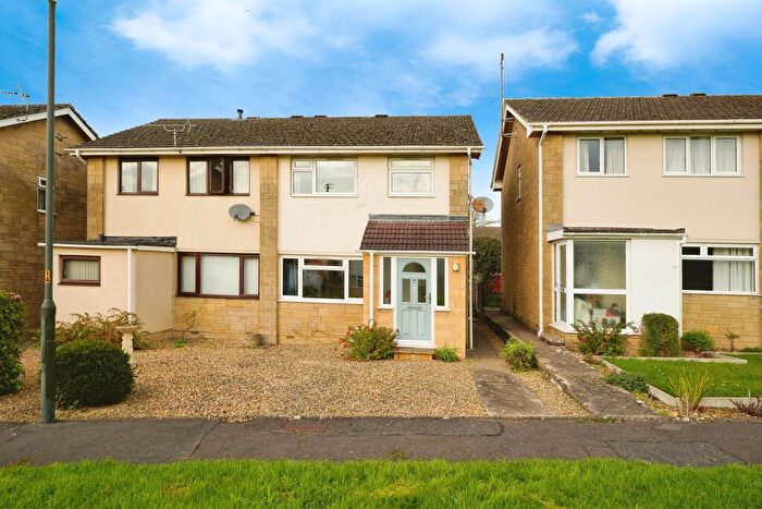 3 Bedroom Semi-Detached House For Sale In Manor Close, Cirencester, GL7