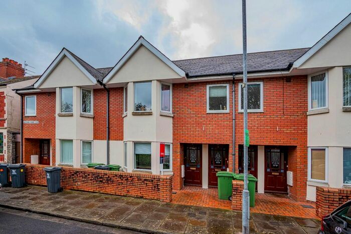 1 Bedroom Flat To Rent In Victoria Mews, Heath, CF14