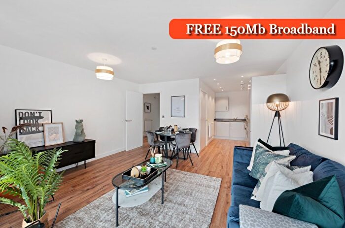 2 Bedroom Flat To Rent In Stylus Place, Hayes, UB3