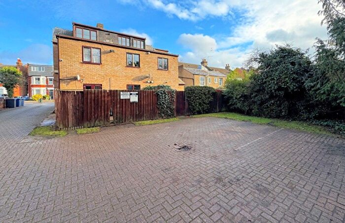 1 Bedroom Flat For Sale In Long Lane, Finchley, N3