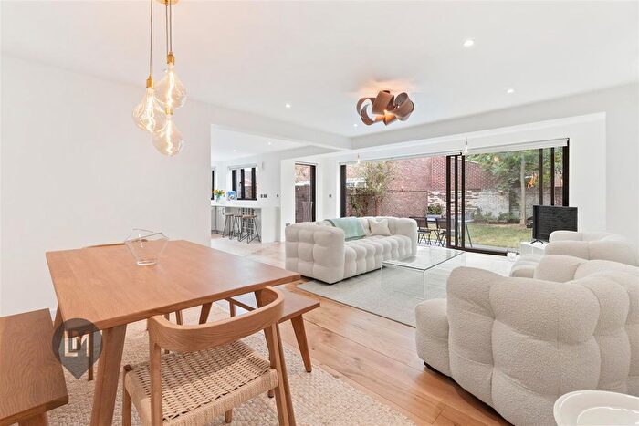 3 Bedroom Detached House To Rent In Boddicott Close, London, SW19