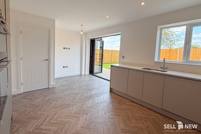 3 Bedroom End Terrace House For Sale In Luton Road, Hitchin, SG5