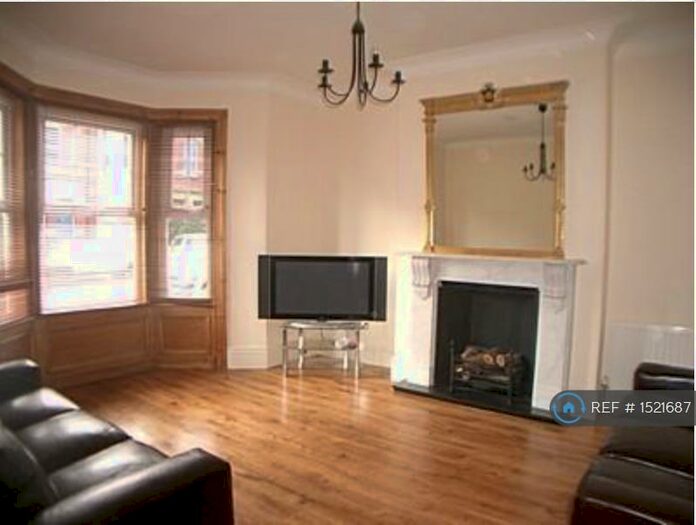 8 Bedroom Terraced House To Rent In Buston Terrace, Newcastle Upon Tyne, NE2