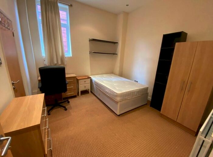 2 Bedroom Flat To Rent In Clarendon Road, Woodhouse, Leeds, LS2