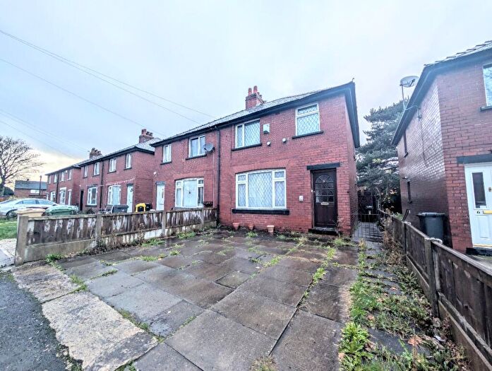 2 Bedroom Semi Detached House For Sale In Kingsway, Kearsley, Bolton, BL4