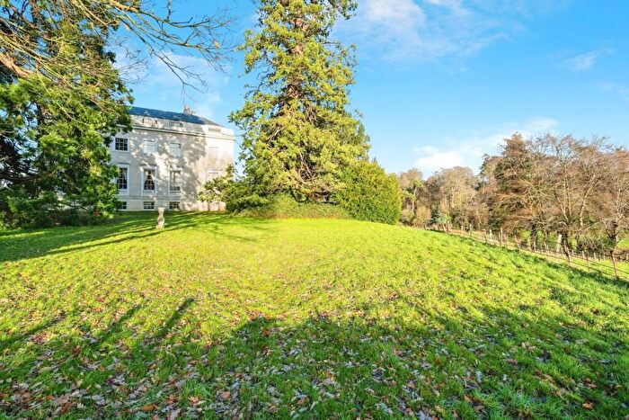 2 Bedroom Apartment For Sale In Kenn, Exeter, EX6