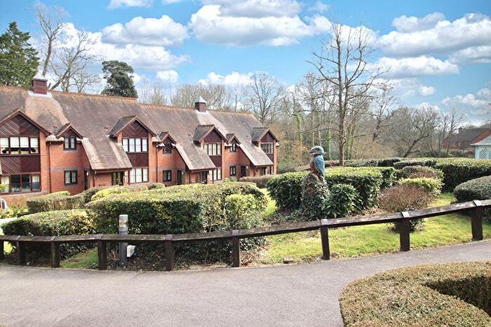 2 Bedroom Retirement Property For Sale In Church Lane, Botley, SO30