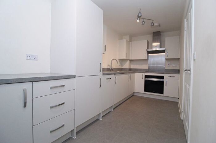 3 Bedroom Terraced House For Sale In Pintail Circle, Biddenham, MK40