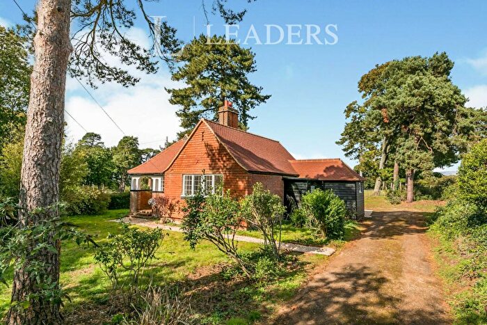 2 Bedroom Cottage To Rent In Puttenham Village, Guildford, GU3