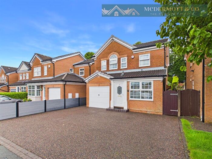 3 Bedroom Detached House For Sale In Arkendale Close, Failsworth, Manchester, M35
