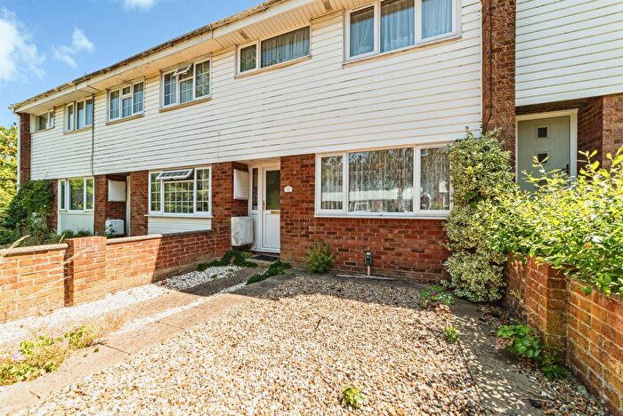 3 Bedroom Terraced House For Sale In Bourne Court, Basingstoke, RG21