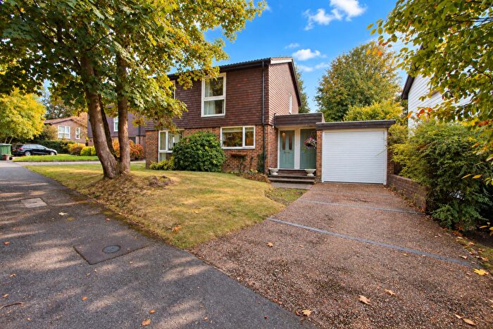4 Bedroom Detached House For Sale In Sprucedale Gardens, South Wallington, SM6