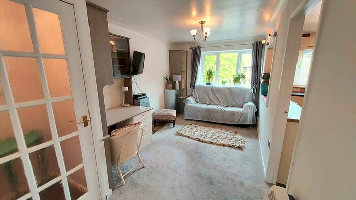 1 Bedroom Flat To Rent In Golf View, Ingol, Preston, PR2