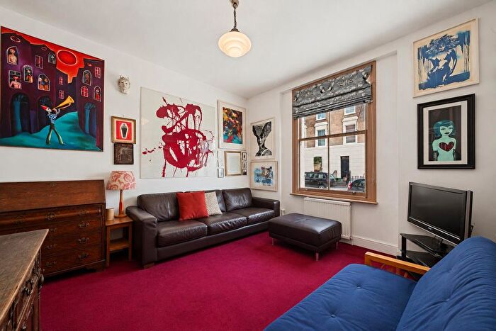 2 Bedroom Flat For Sale In Packington Street, London, N1