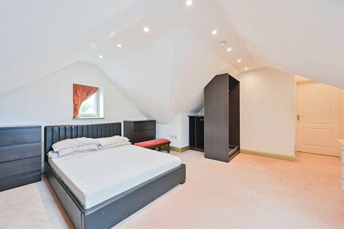 2 Bedroom Flat To Rent In Booth Road, Colindale, London, NW9