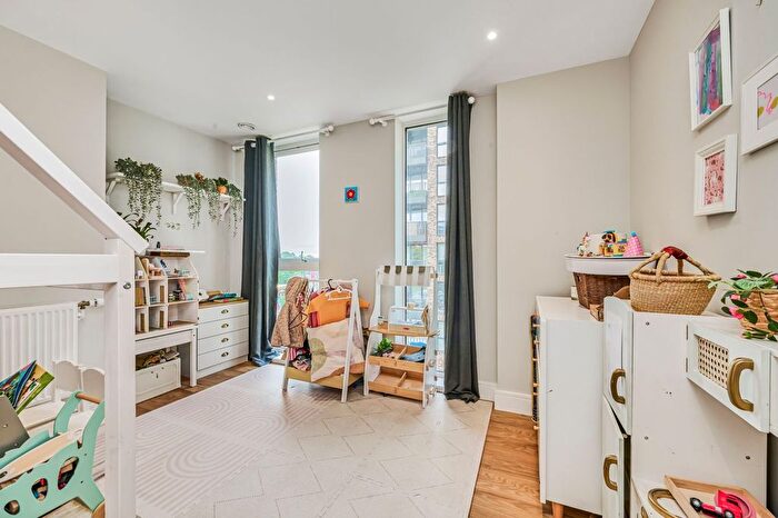 2 Bedroom Flat For Sale In Lister House, Plough Lane, Earlsfield, London, SW17
