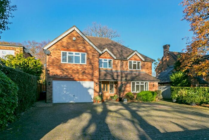 5 Bedroom Detached House To Rent In Dukes Wood Drive, Gerrards Cross, SL9