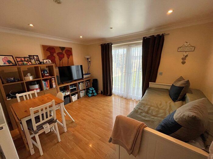 1 Bedroom Flat To Rent In Gordon Road, Ashford, TW15