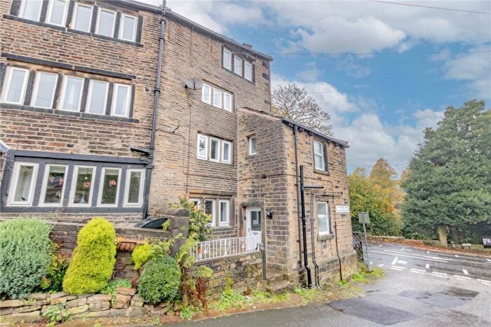 3 Bedroom End Of Terrace House To Rent In Throstle Nest, Marsden, Huddersfield, West Yorkshire, HD7