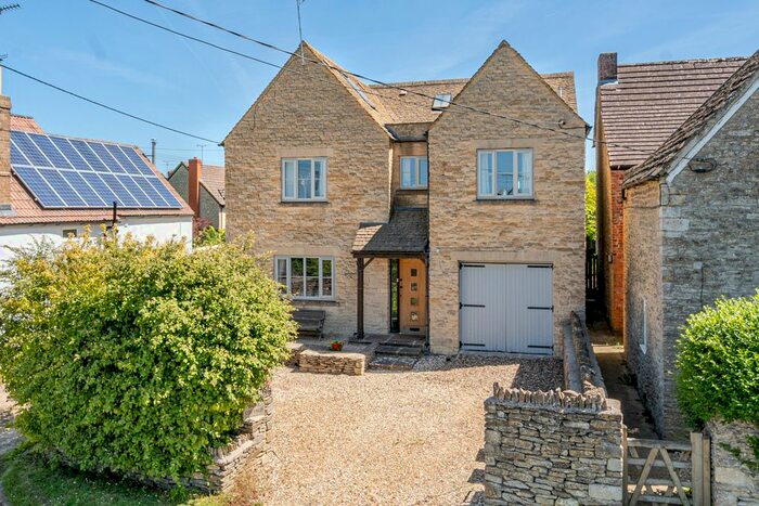 5 Bedroom Detached House For Sale In The Street, Hullavington, Chippenham, SN14
