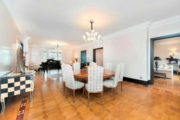 5 Bedroom Flat To Rent In Hans Court, Hans Road, Knightsbridge, London SW3