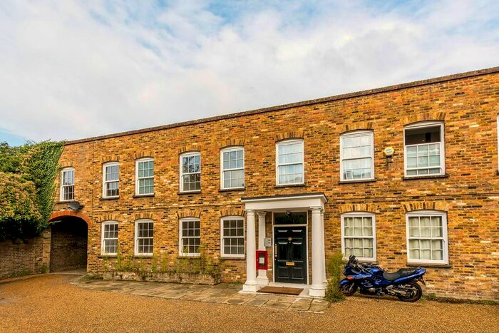 4 Bedroom Flat To Rent In Prospect House, London Road, Twickenham, TW7