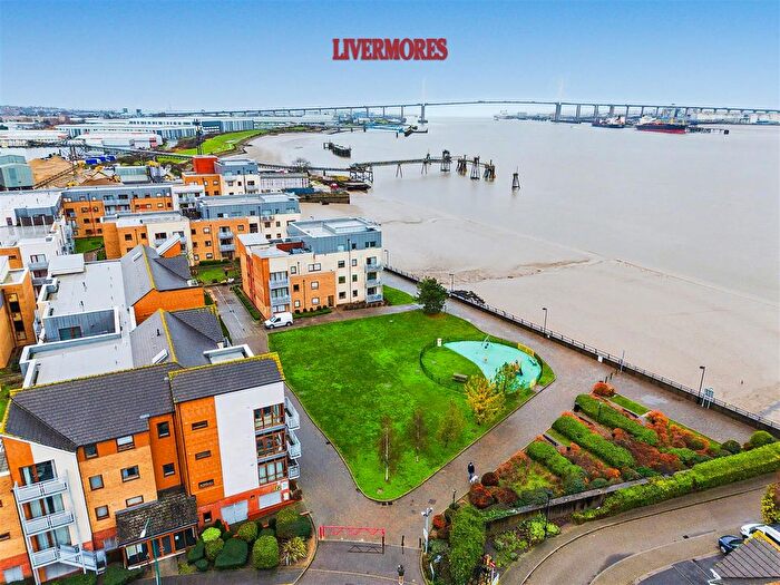 2 Bedroom Flat For Sale In Evelyn Walk, Greenhithe, DA9