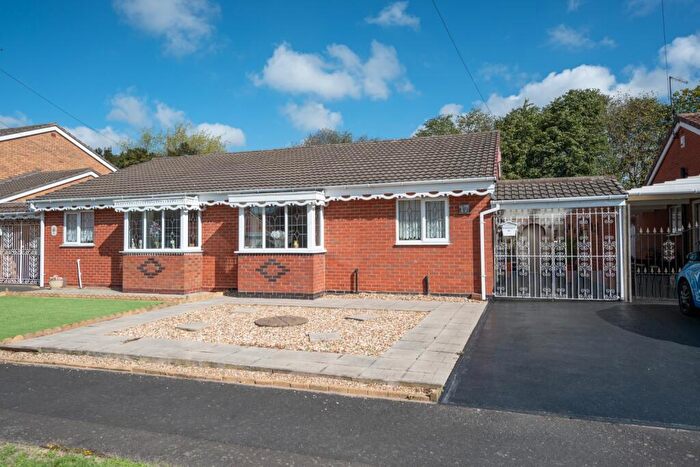 2 Bedroom Semi-Detached Bungalow For Sale In Brookfield Way, Tipton, DY4